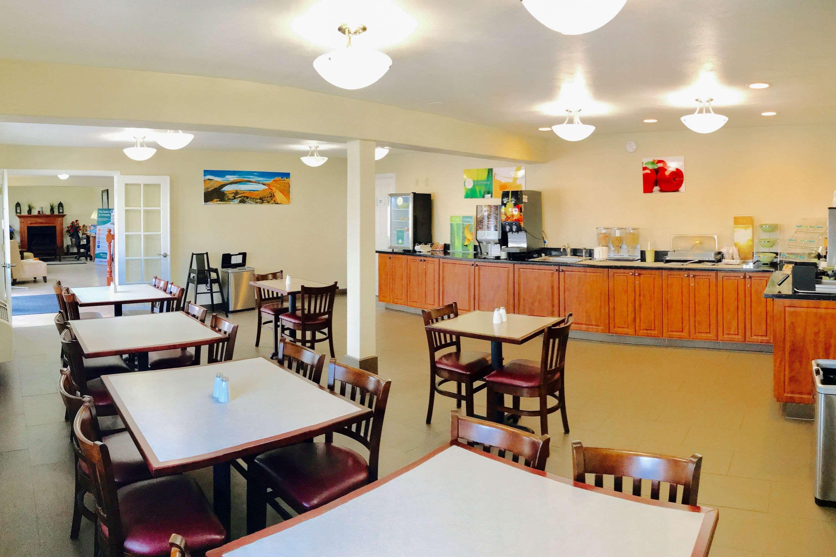 Quality Inn Price Gateway To Moab National Parks Bagian luar foto