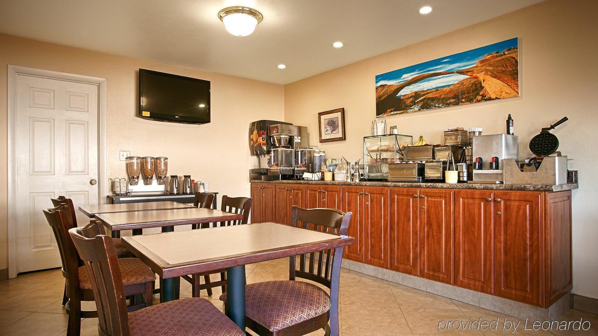 Quality Inn Price Gateway To Moab National Parks Bagian luar foto