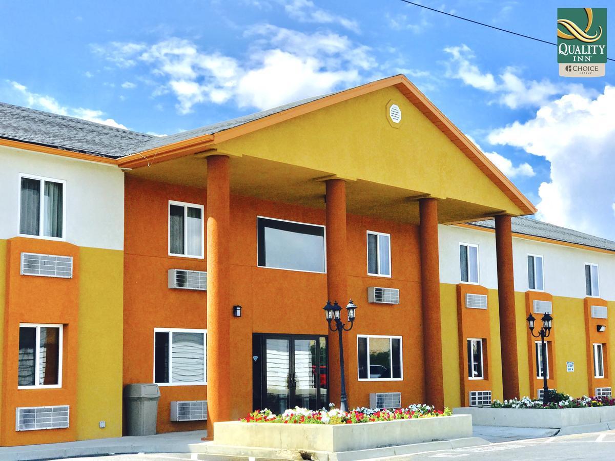 Quality Inn Price Gateway To Moab National Parks Bagian luar foto