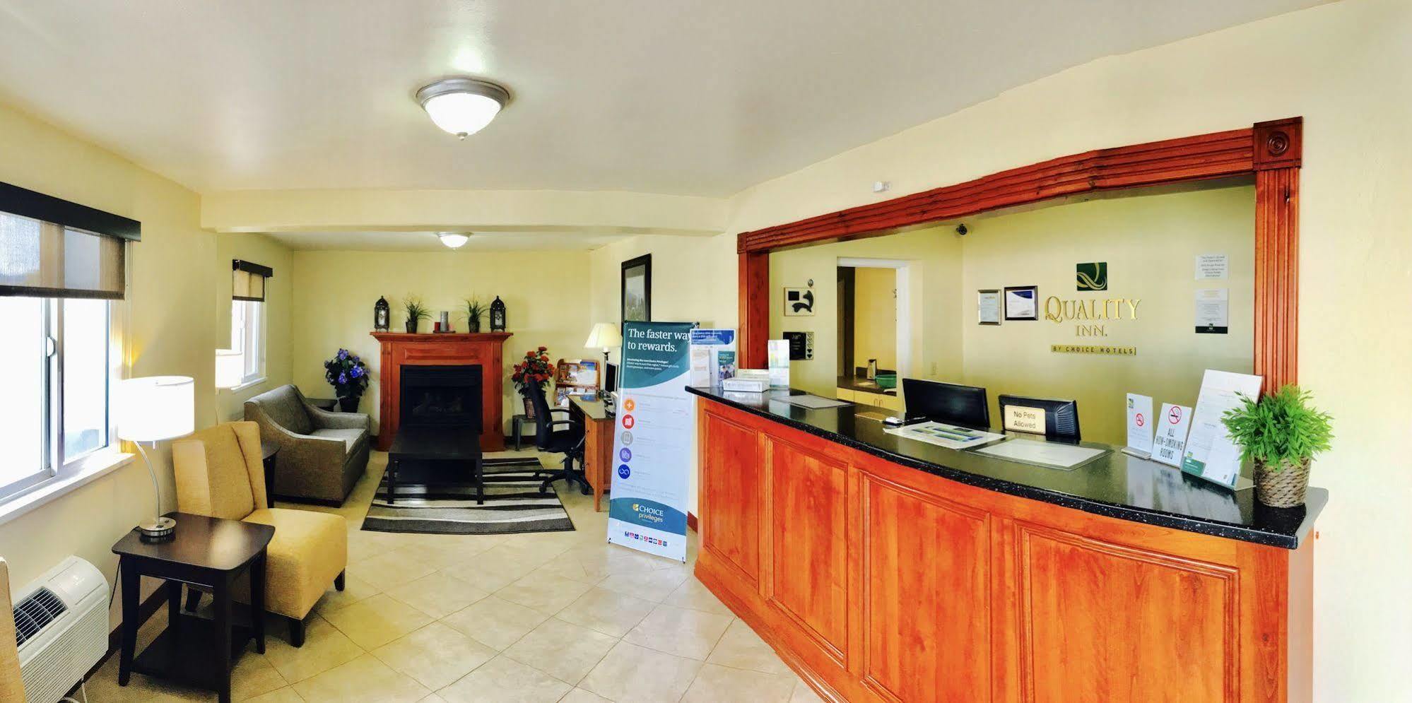 Quality Inn Price Gateway To Moab National Parks Bagian luar foto